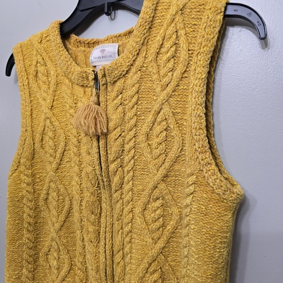 Susan Bristol Yellow Vest Cableknit Sleeveless Zip Up Sweater Womans Tassle M - Picture 3 of 12